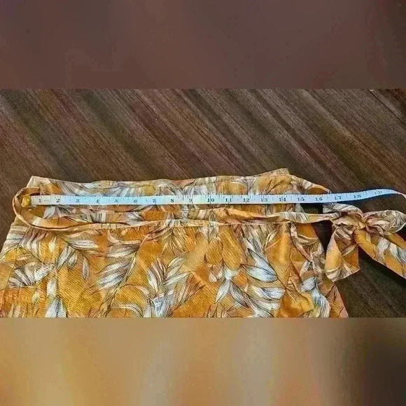 Emory Park Wrap Mini Skirt in Orange  and Gray Floral Size M EUC - Picture 4 of 10